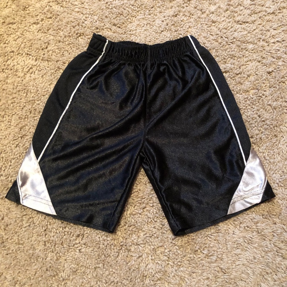Boys 4T Nike shorts